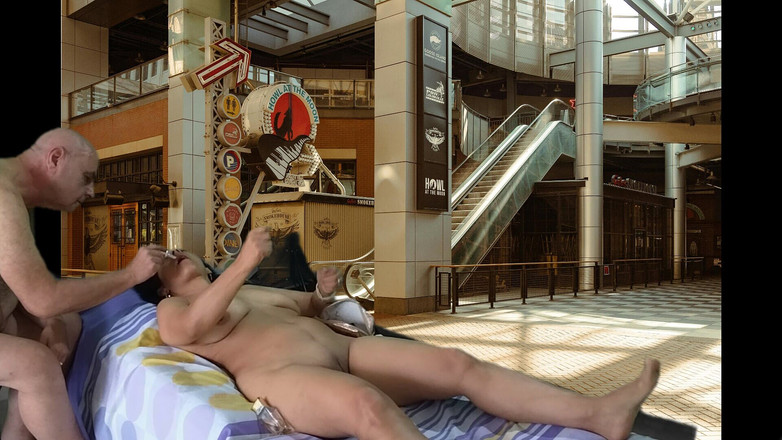 ADAMANDEVE: 与Adaandeve和lupo在购物中心做爱