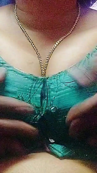 Indiancă desi Bhabhi face sex dur cu tatăl vitreg