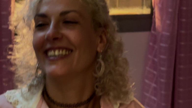 Quente club: Empregada Lésbica Delira Com Uma Gordinha, Uma Ruiva E Uma...