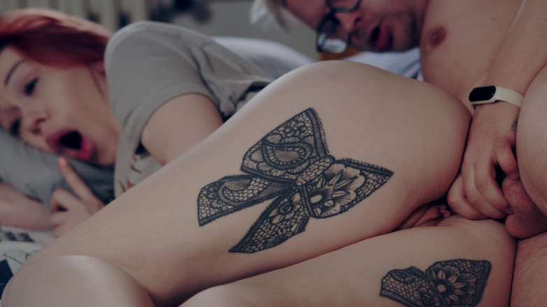 Toma Mur: Step Stepmom Shares Bed with Step Stepson - Naughty Nighttime Fun!
