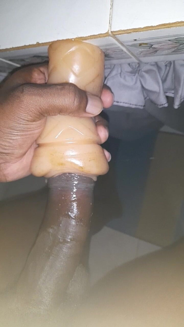 Black guy: S7 E5 sục cu