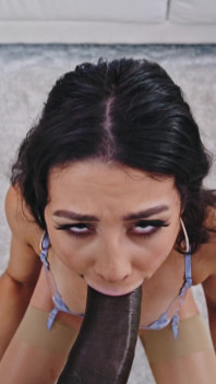 헐리우드 캐시, 조니 다크코, 밀라노, 롭 파이퍼가 등장하는 Kylie Rocket Swallow 오럴뱅