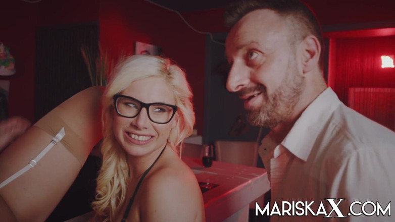 Mariska x: มาริสก้าชอบตอนเพื่อนสาวติน่าถูกเย็ด