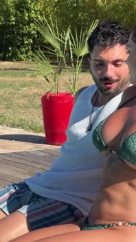 Duet zachwycającej Avy Queen i Gaela Bragi przeradza się w trójkąt