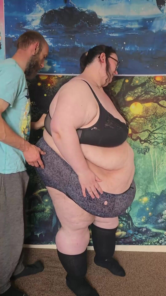 SSBBW Hunter: Ssbbw uitgekleed tot ondergoed deel 1