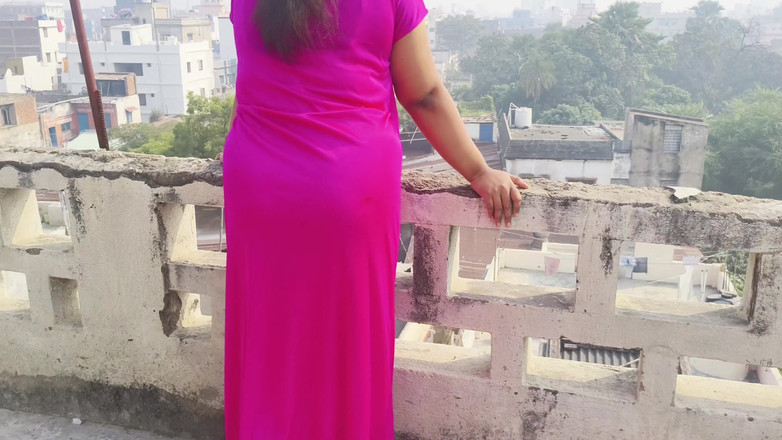 Hotty Mona: Fată desi de la sat seduce de un străin și s-au...