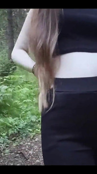 Riskantní sólo nahota v lese