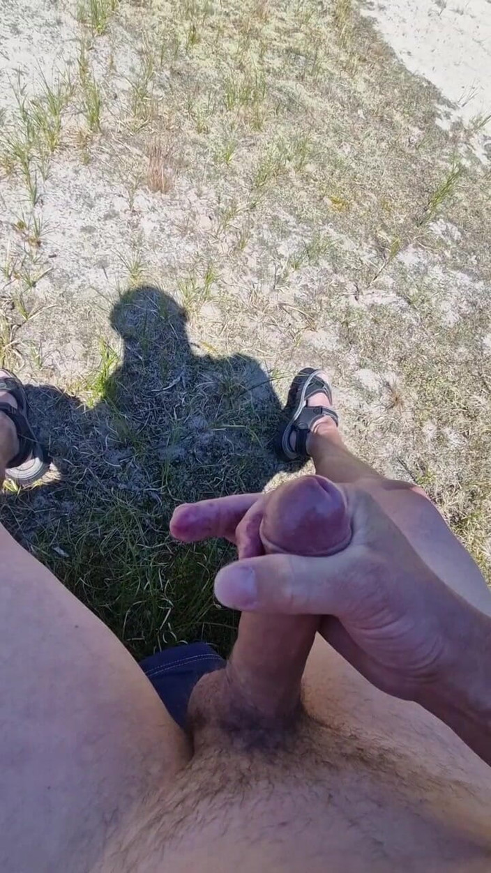 Lysyosiem: Mrdka na venkovní veřejné pláži