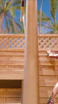 Nuttytouch intenso sesso anale sulla spiaggia: il culo caldo della troia tettona viene spalancata e scopata duramente da un cazzo enorme durante una vacanza selvaggia