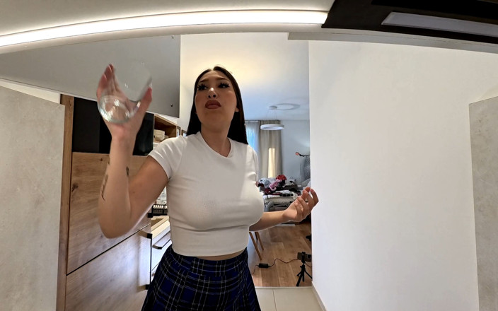 No panties TV: Alle natuurlijke grote tieten grote kont heetste brunette babe in...