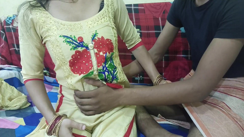 Your kavita bhabhi: 新印度蜜月情侣户外性爱带音频故事
