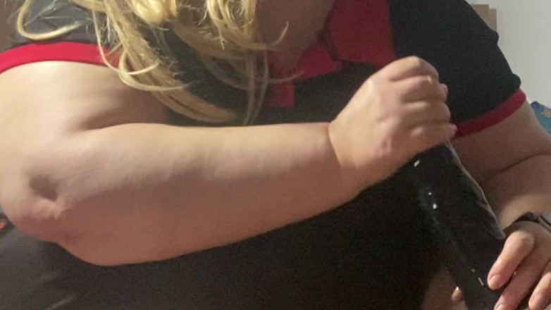 Daddykane: Britânica loira milf fica selvagem com enorme bbc. Jogo safado