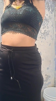 Tamil Aunty Kuliyal ( Bathing )