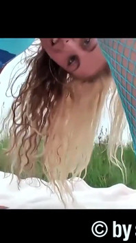 Kitty extremamente peluda quer ser uma estrela pornô