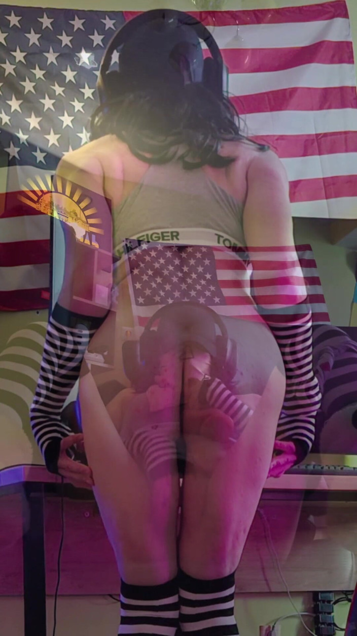 ALISA_XxX_: gale men gahre land lena bhookh chhote stanon vaali gand...