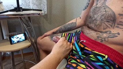 Zona901: Sono seduta su uno sgabello e una donna grassa mi...
