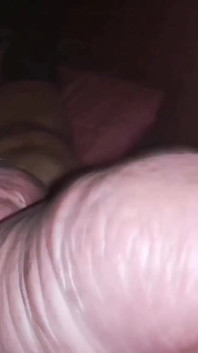 Het sperma eruit vingeren, grote spetter sperma