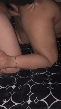 Scopa duro ragazza che si masturba da sola