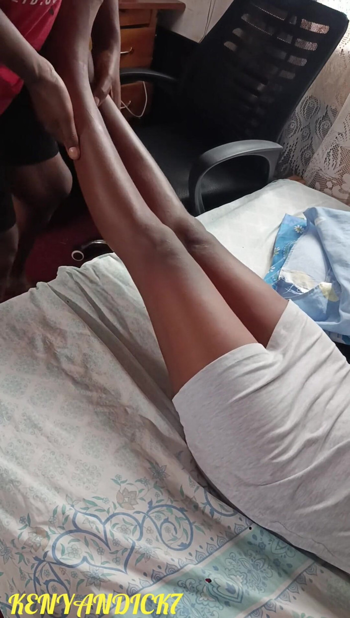 Kenyan Dick7: Morning glory scopa una piccola signora di cioccolato con la...