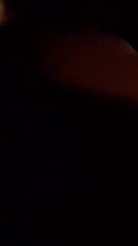 Manželka Kouří Cizímu Muži.