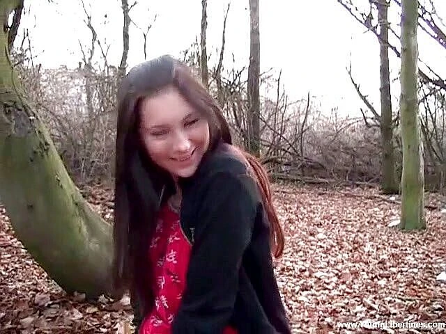 Young Libertines: Autumn fuck on leaf carpet