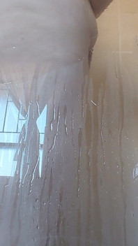 POV: Você está me assistindo tomar banho secretamente