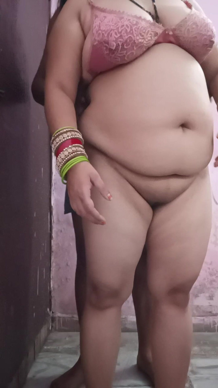 Catchybusty: Fată desi din sat vrea preludiu înainte de hardcore
