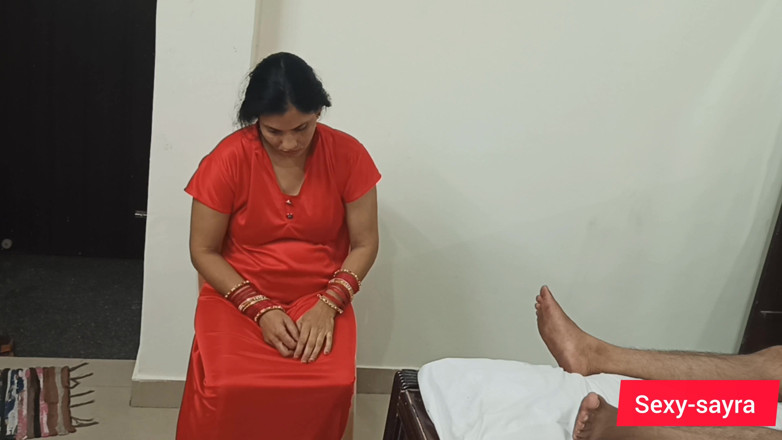 Sexy-sayra: maalkin draivar aur hotal ke kamre ki seva ko chodti...