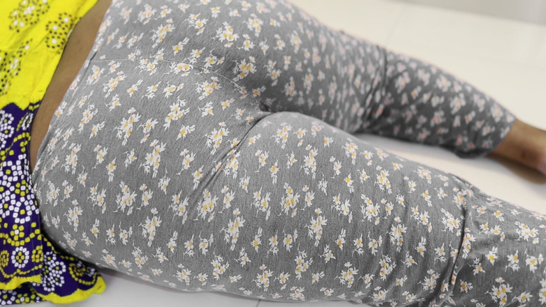 Aria Mia: Tamil Rabuda de 19 anos sexy meia-irmã fodida por meio-irmão punjabi...