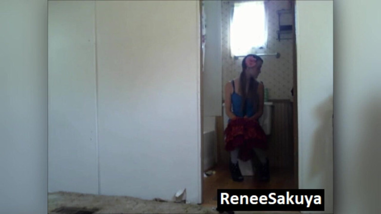 Renee Sakuya: Über das zimmer pinkeln