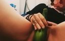 Berlin couple: La matrigna usa le zucchine quando non ci sono cazzi