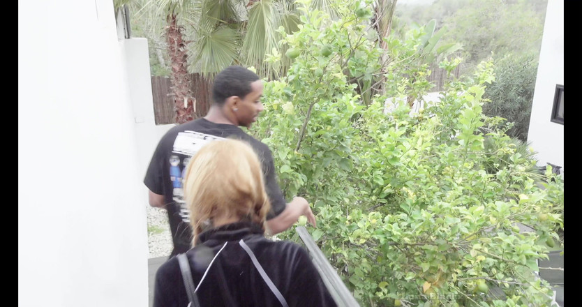 LunaBlackx: Ich Gehe Die Straße Runter Und Suche Nach Jemanden, Der...