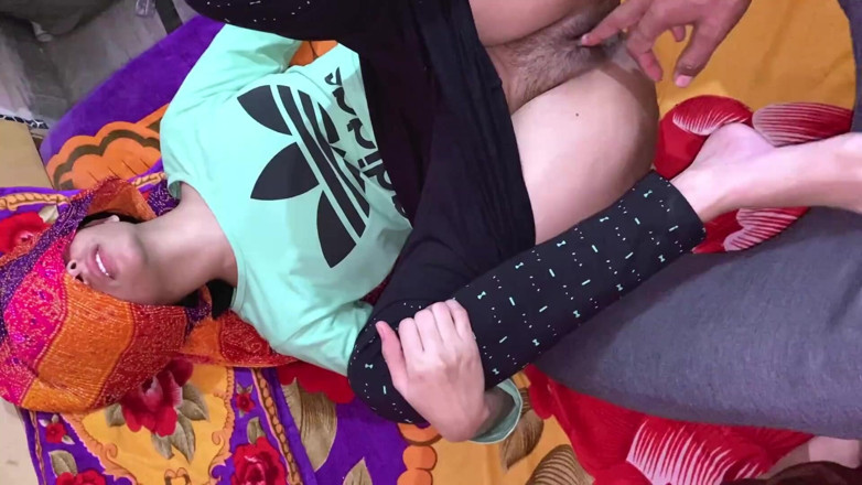 Desifilmy45: Läkare ringde hem oskuld flicka hindi sexvideo