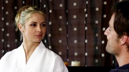 Massaggio nuru - imbarazzante zietta di passaggio