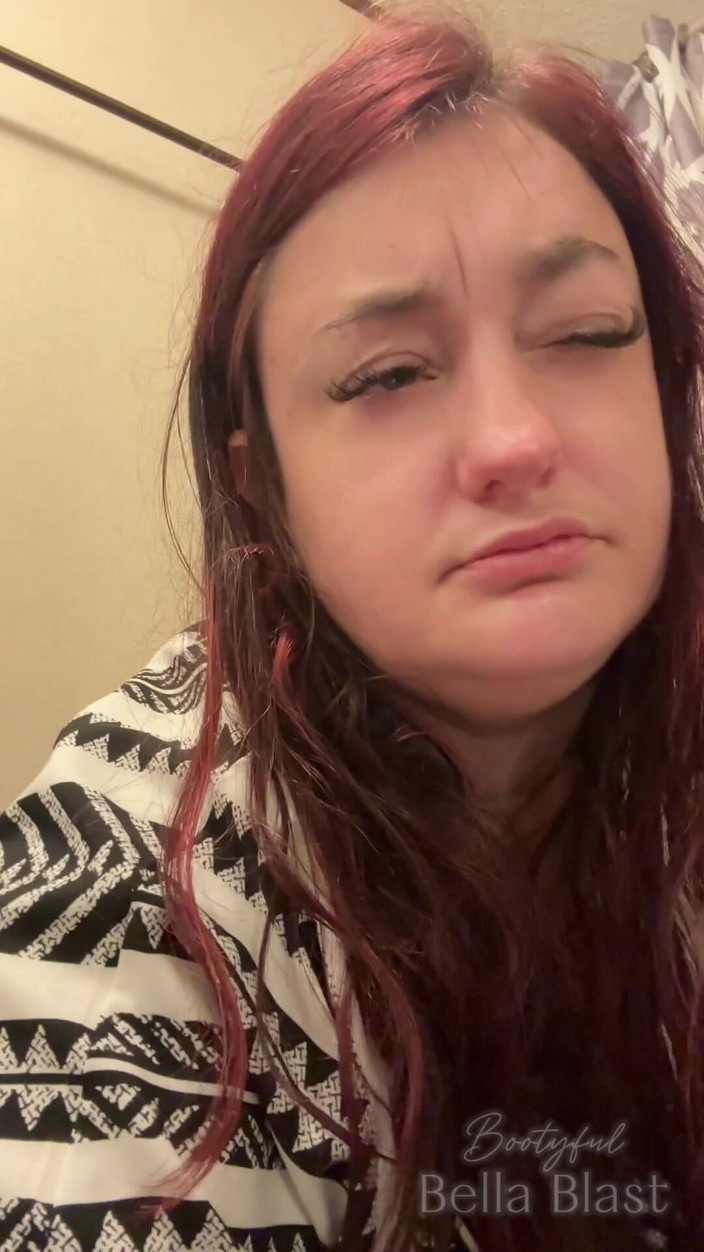 BellaBlast: Bbw contatto occhi scoregge in bagno e aratri intimo punto...