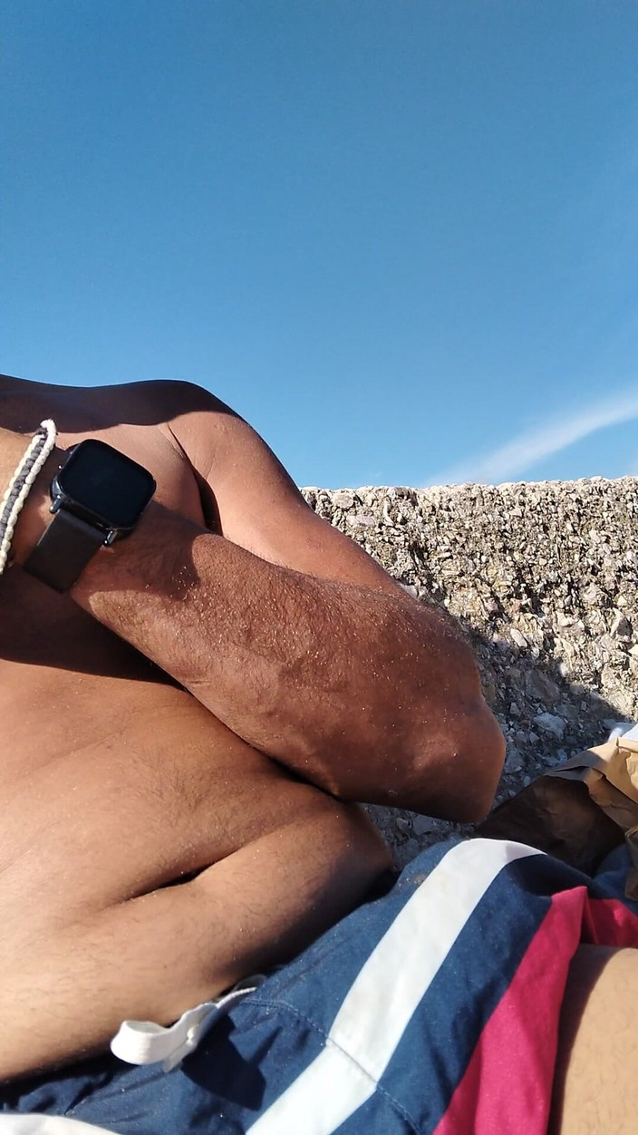 Boy top Amador: समुद्र तट पर बहुत