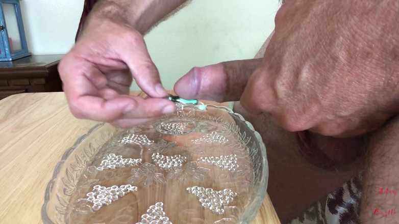 Adam Castle Solo: 大鸡巴dom和射精合集