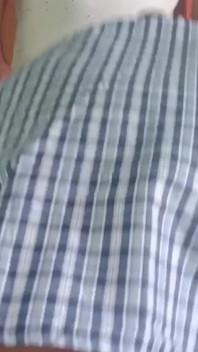 Une étudiante de Chennai en uniforme avec un prof tution à la maison en vacances