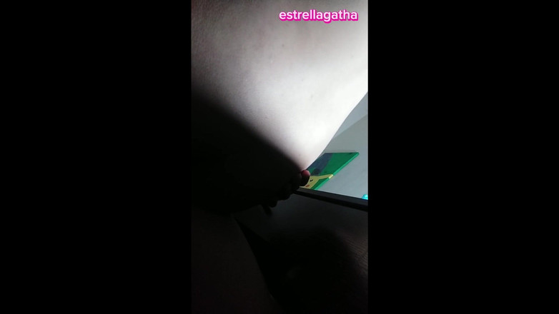 Estrellagatha: 她要我无情地操她，我用力操她