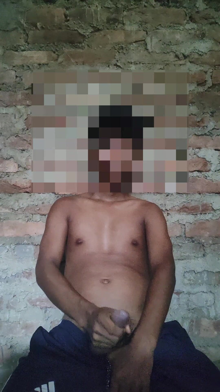 Assamesebodoboy: เกย์หนุ่มช่วยตัวเองที่บ้าน