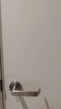 Step Gay Dad Series - złe drzwi - Hotel Footjob Fiasco!