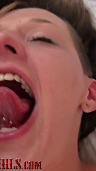 Vieux jeune copain, facial