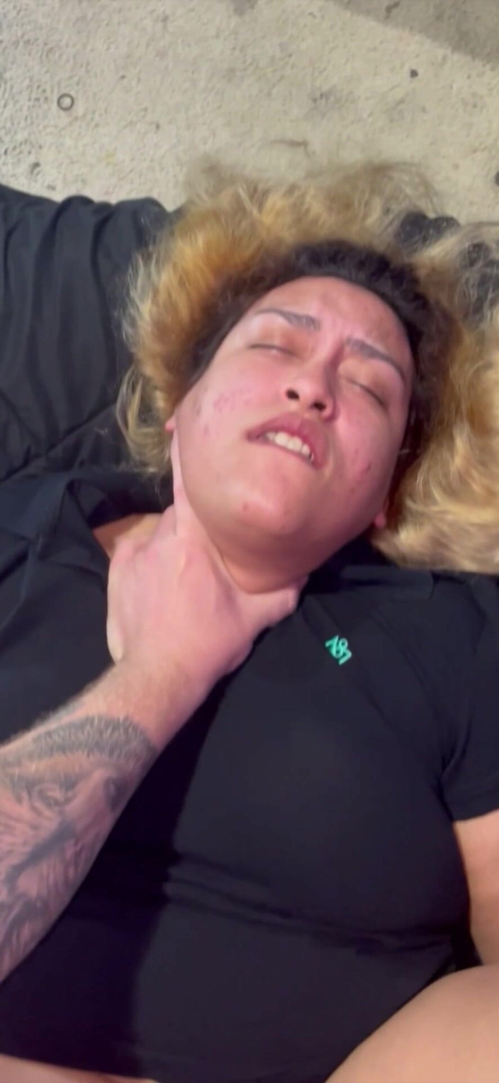 Sandn420: Latina děvka miluje tvrdé šukání zadku