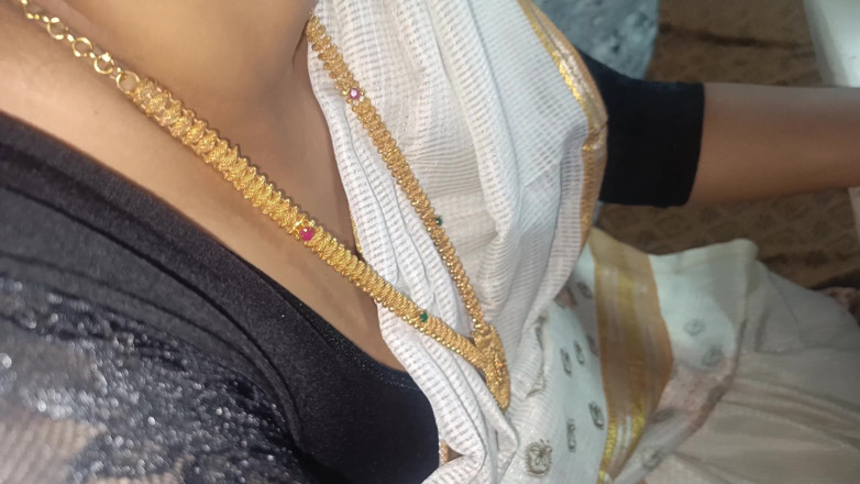 Inba: Zamężne kobiety romans biurowy z Malayala Saree
