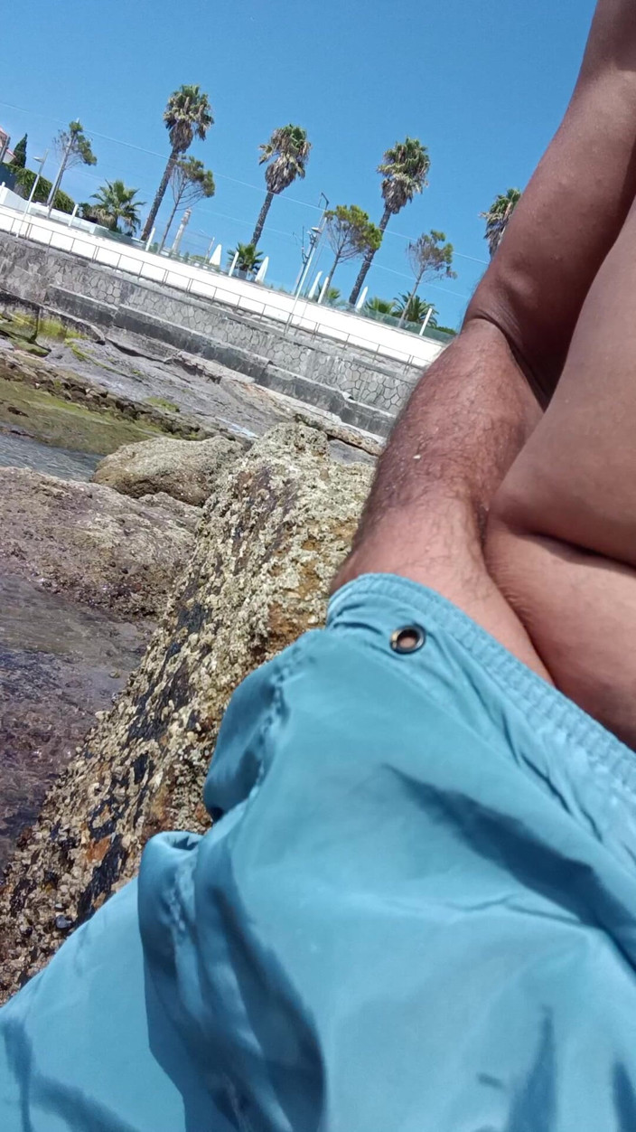 Boy top Amador: I Got a Hard-on at the Beach, Right in Front...