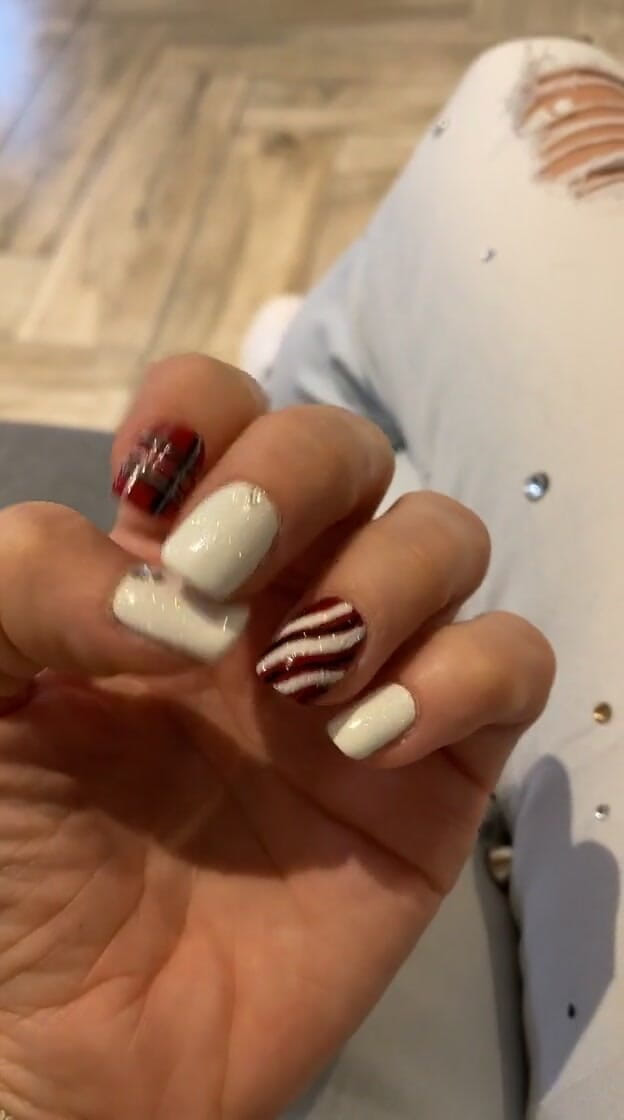 Nesty: Ti piacciono le mie unghie di natale?