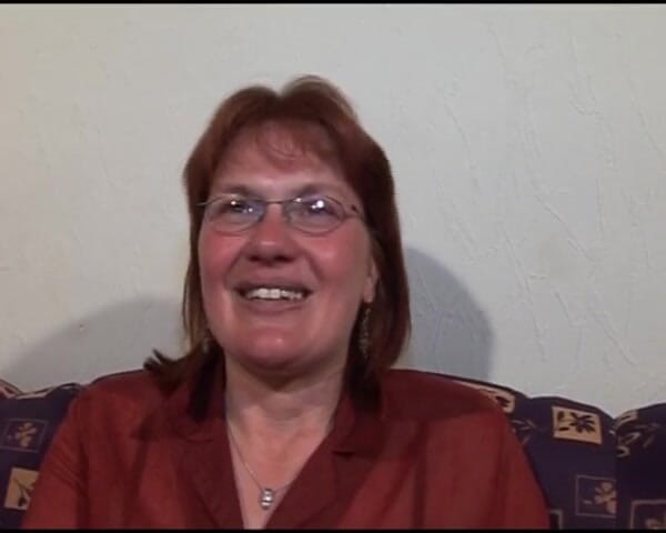 Deutscher hardcore: Руда німецька повія в панчохах катається на великому члені