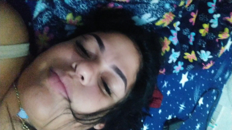 AngyAmazon: 戴绿帽子在客厅时被大黑屌抽插和内射