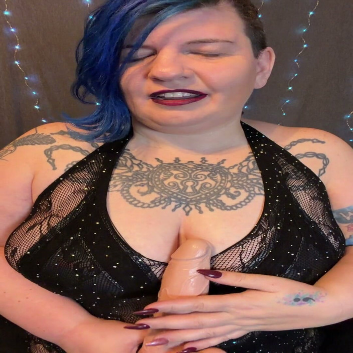 Miss quinn Cater: JOI-jack off with Missquinn and Her Big Dick, but You...