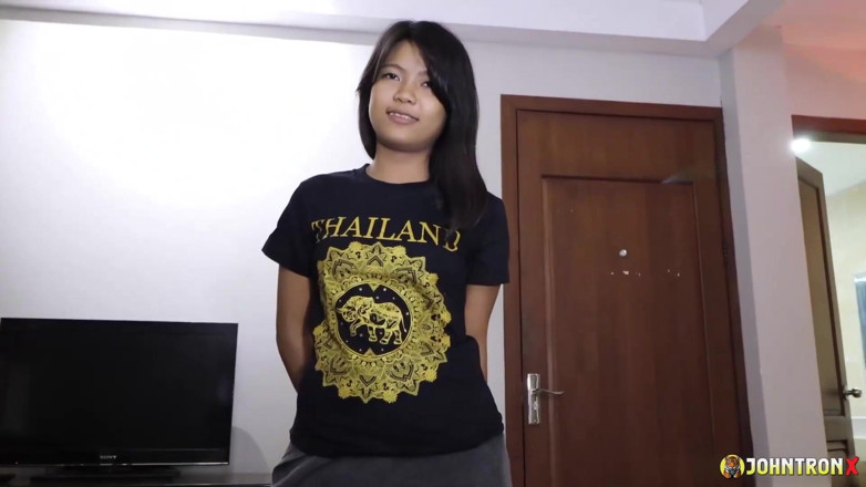 John Tron X: Johntronx - Amatur Asia pemalu tidak begitu malu apabila dia mengongkeknya
